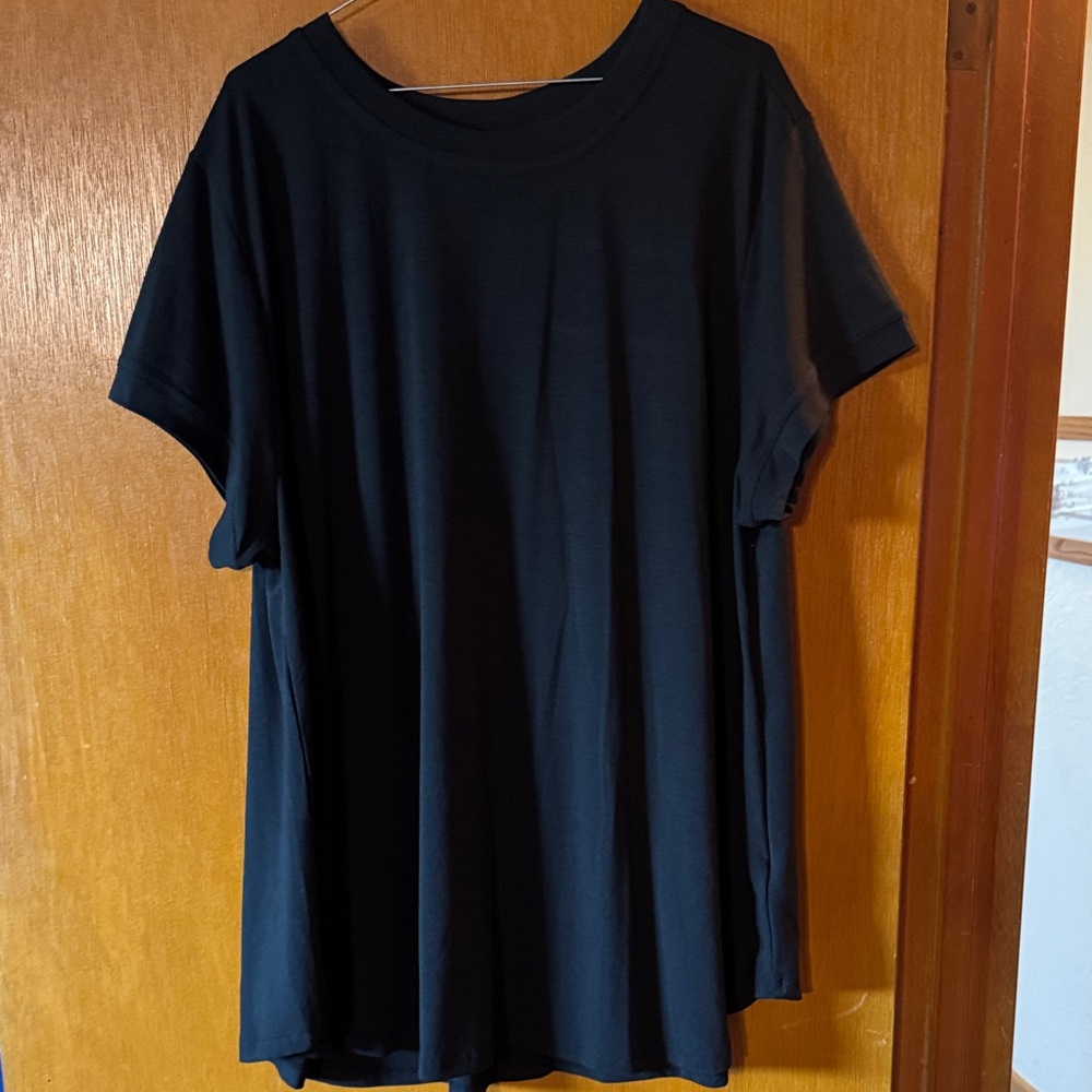 LuLaRoe Erika Black Short Sleeve Top